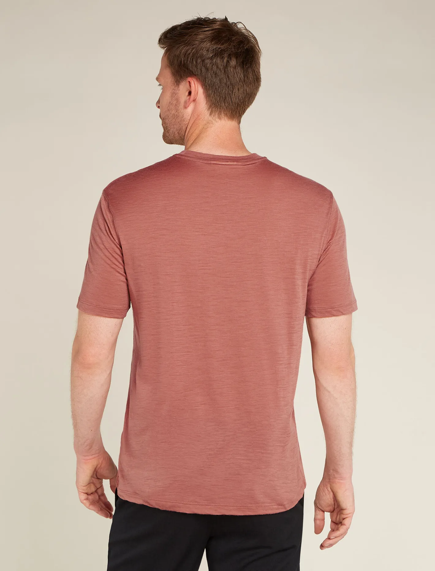 Icebreaker T-shirts^Men's Merino 150 Tech Lite Short Sleeve Relaxed Pocket T-Shirt CedarWood
