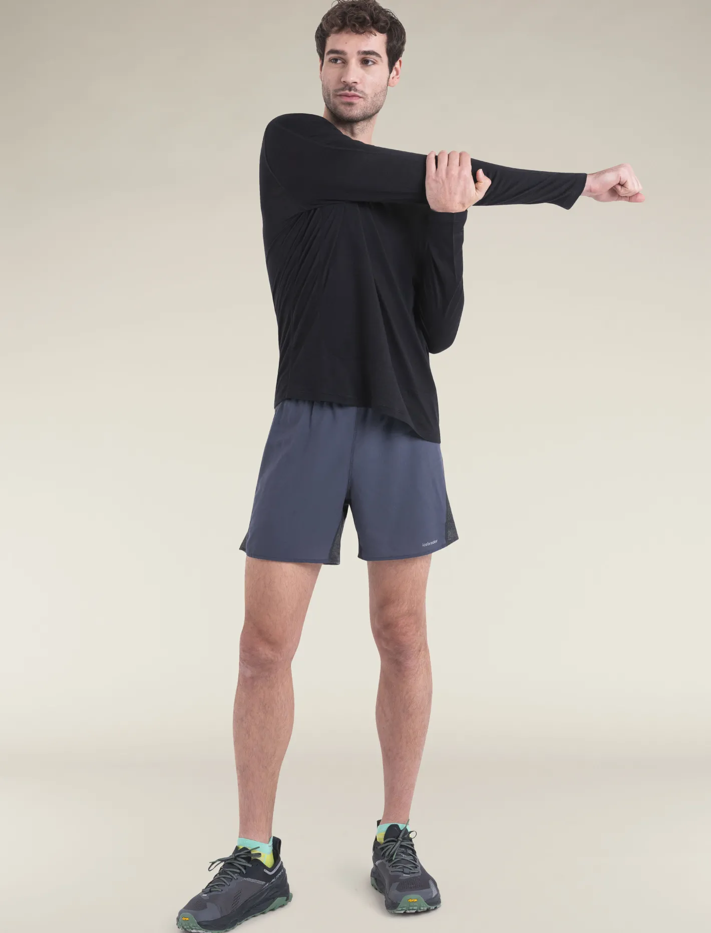 Icebreaker T-shirts^Men's Merino Blend 125 ZoneKnit™ Energy Wind Long Sleeve T-Shirt Black