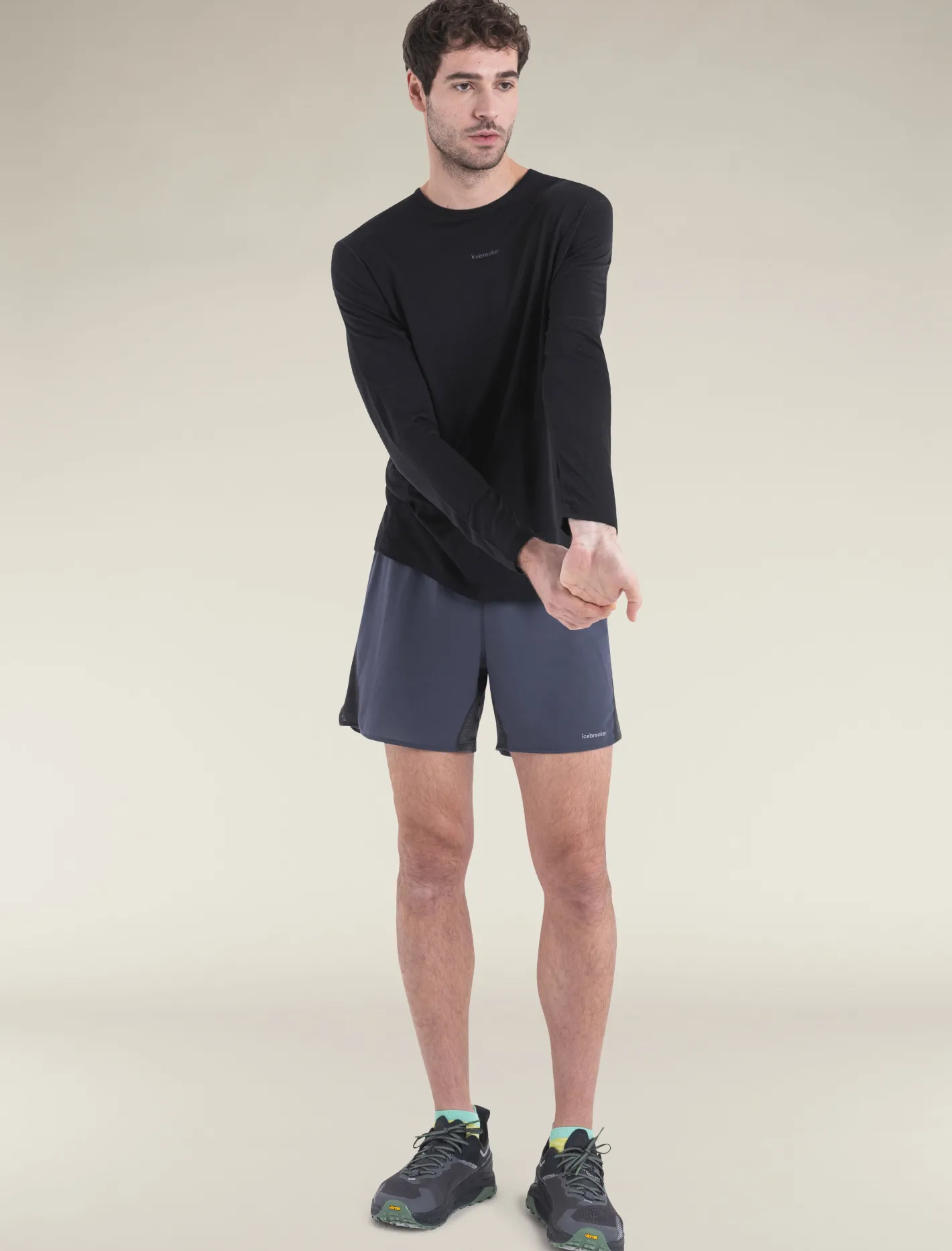 Icebreaker T-shirts^Men's Merino Blend 125 ZoneKnit™ Energy Wind Long Sleeve T-Shirt Black