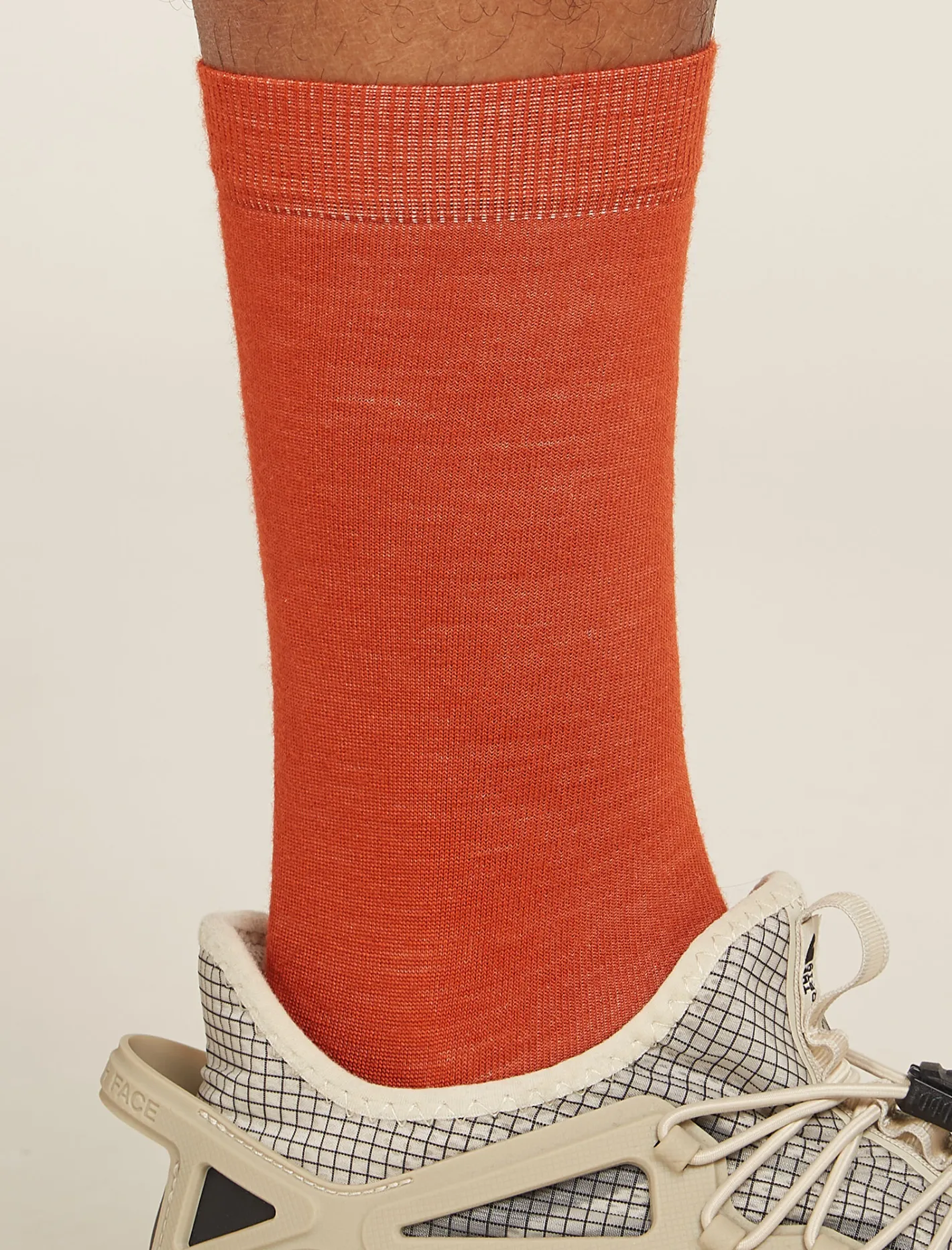 Icebreaker Socks^Men's Merino Lifestyle Fine Gauge Crew Socks Molten/Graphite