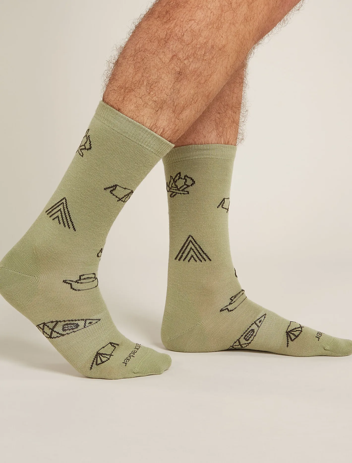 Icebreaker Socks^Men's Merino Lifestyle Ultralight Crew Socks Camp Essentials Lichen/Bittersweet