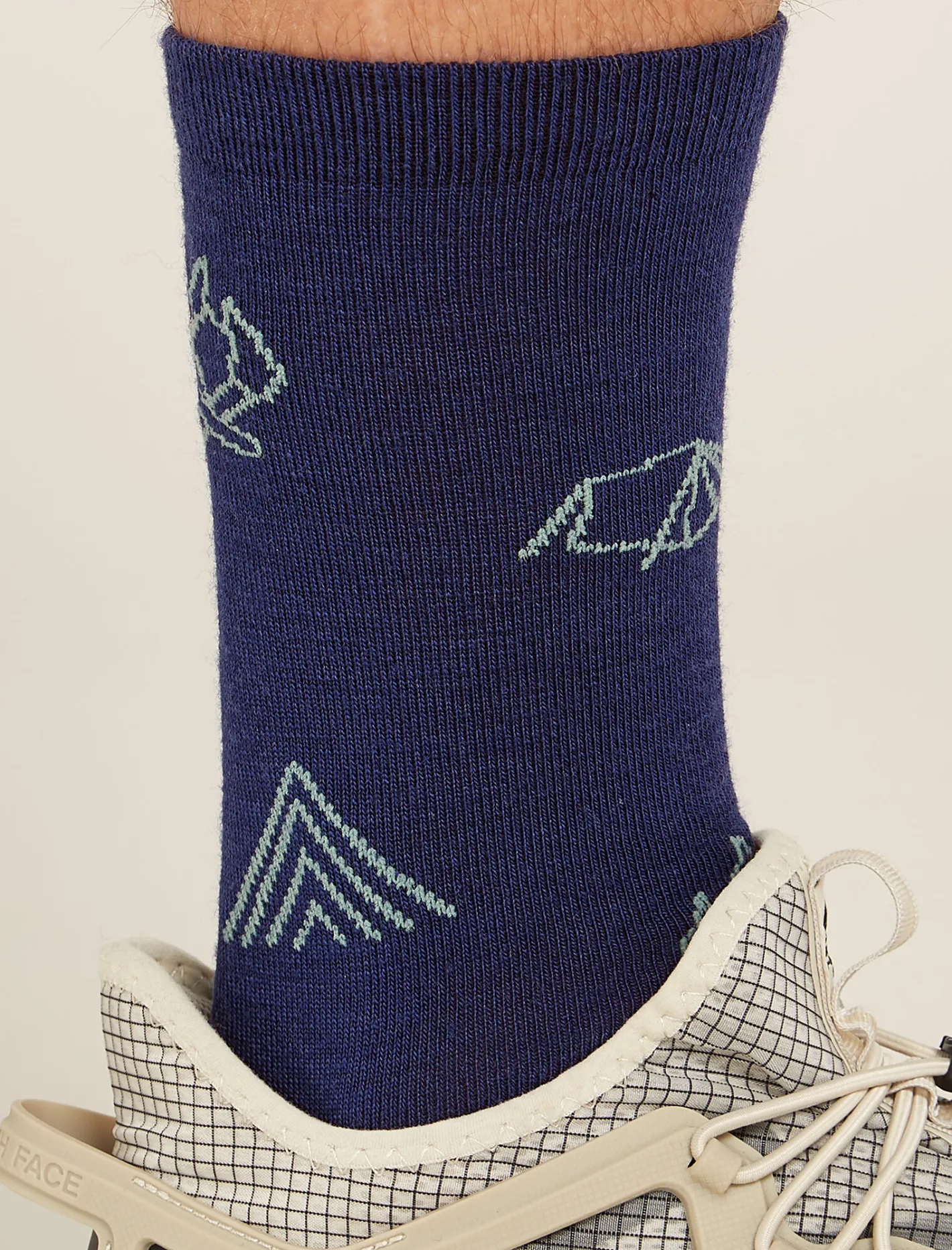 Icebreaker Socks^Men's Merino Lifestyle Ultralight Crew Socks Camp Essentials RoyalNavy/CloudRay