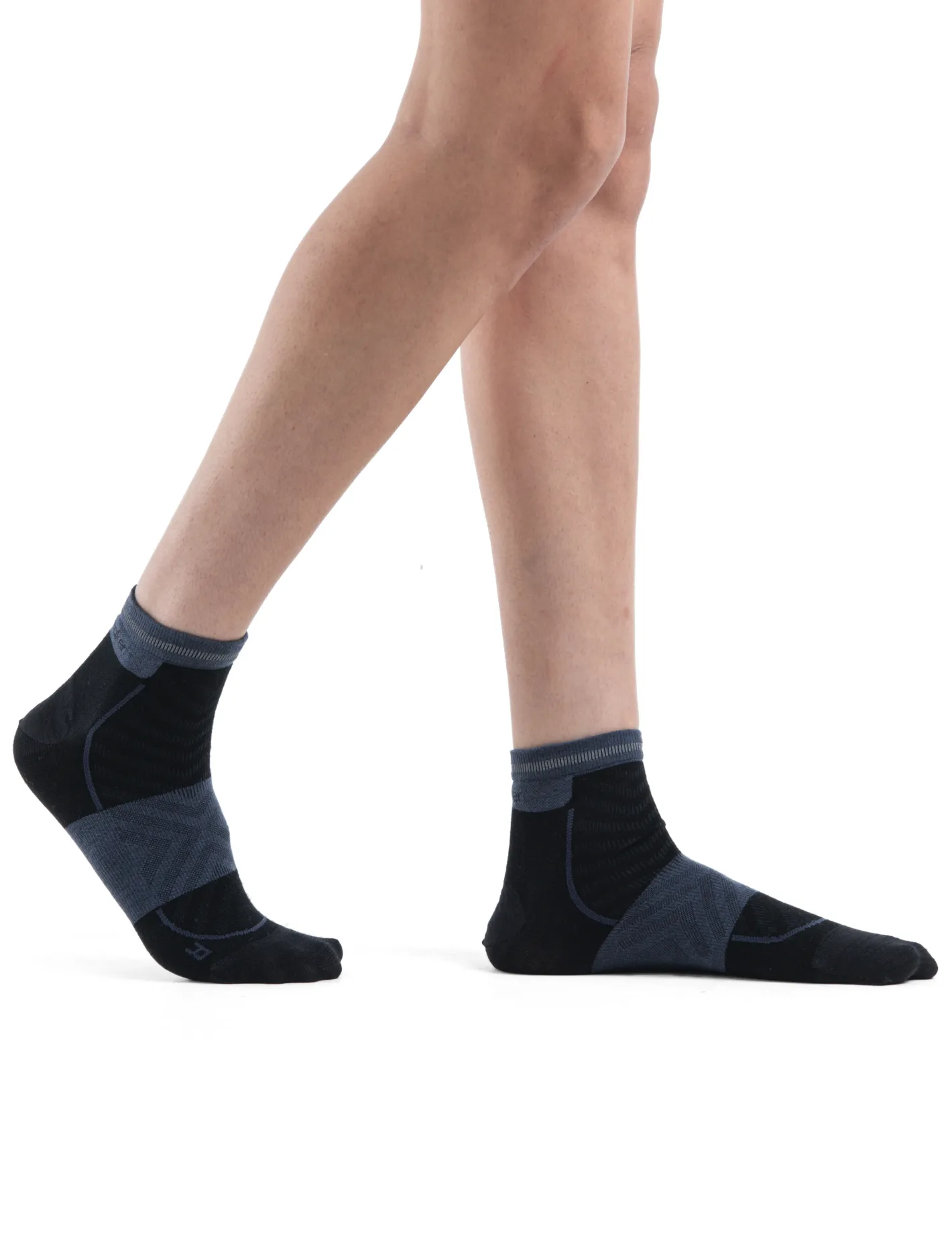 Icebreaker Socks^Women's Merino Blend Run+ Ultralight Mini Socks Black/Graphite